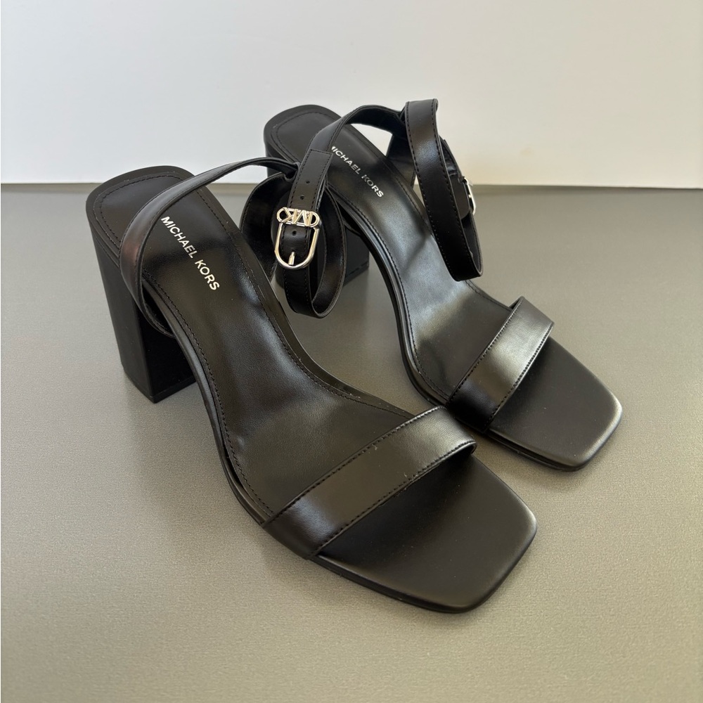 MICHAEL Michael Kors Merriam Block Heel Sandal 7 M Like New - Picture 5 of 9